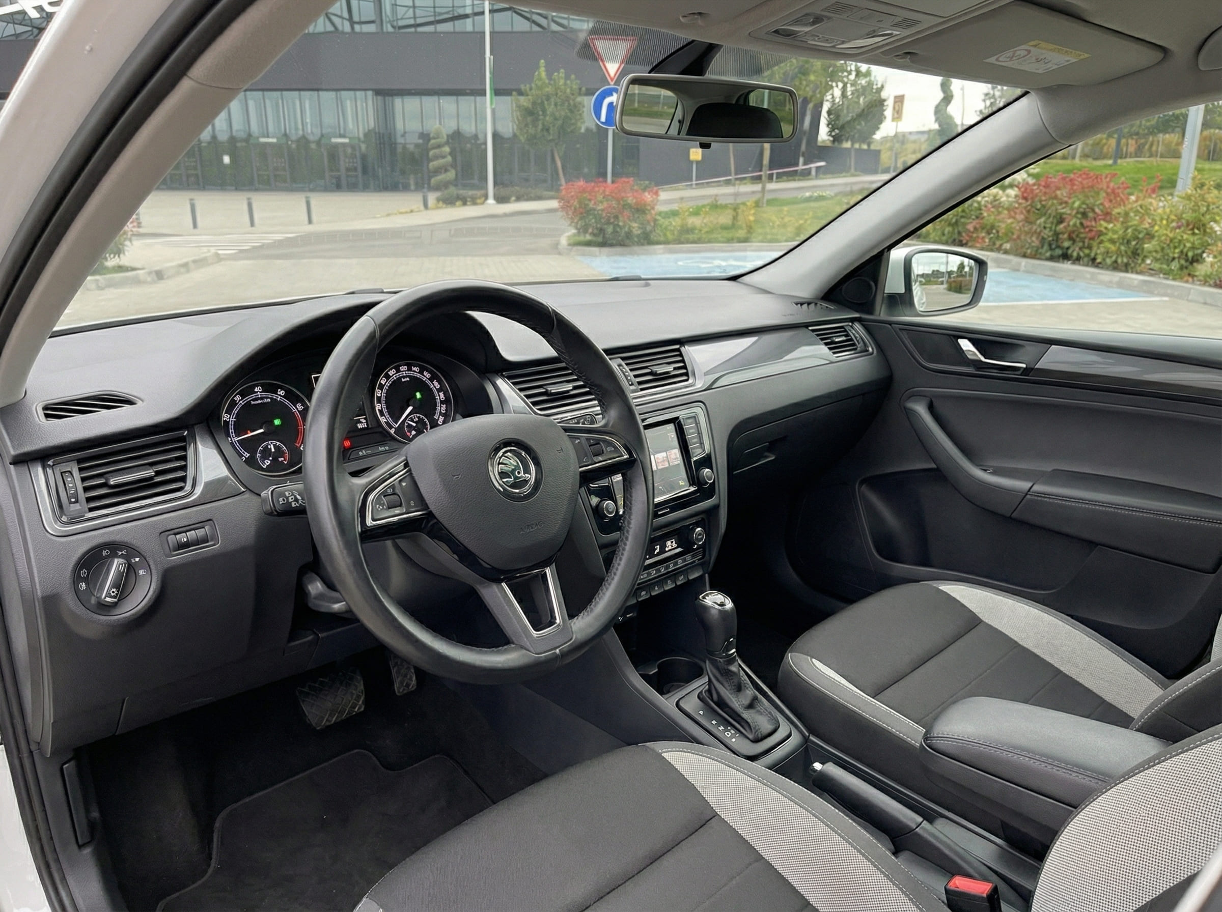 Skoda Rapid rest.