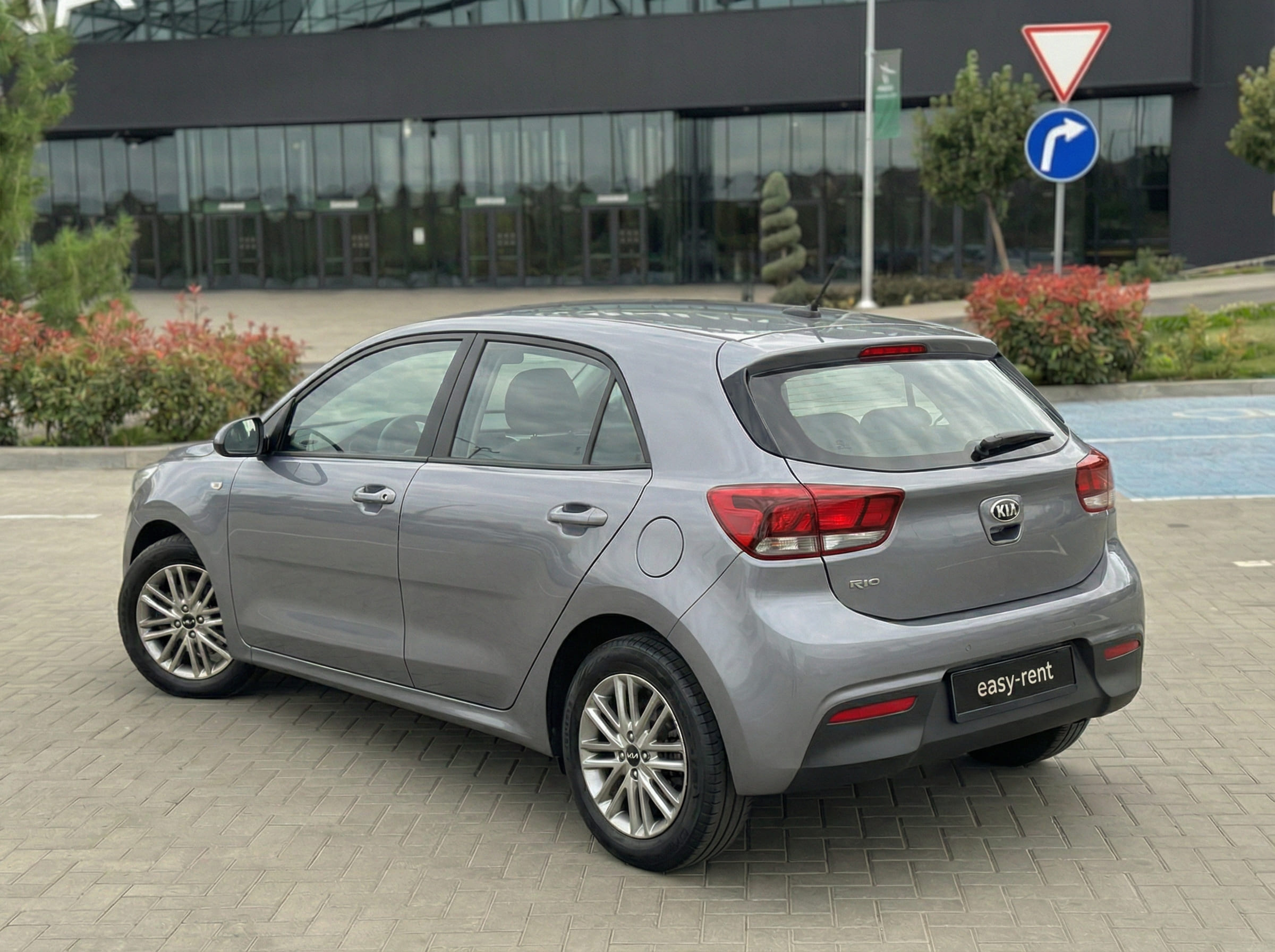 Kia Rio IV 1.6 AT Luxe