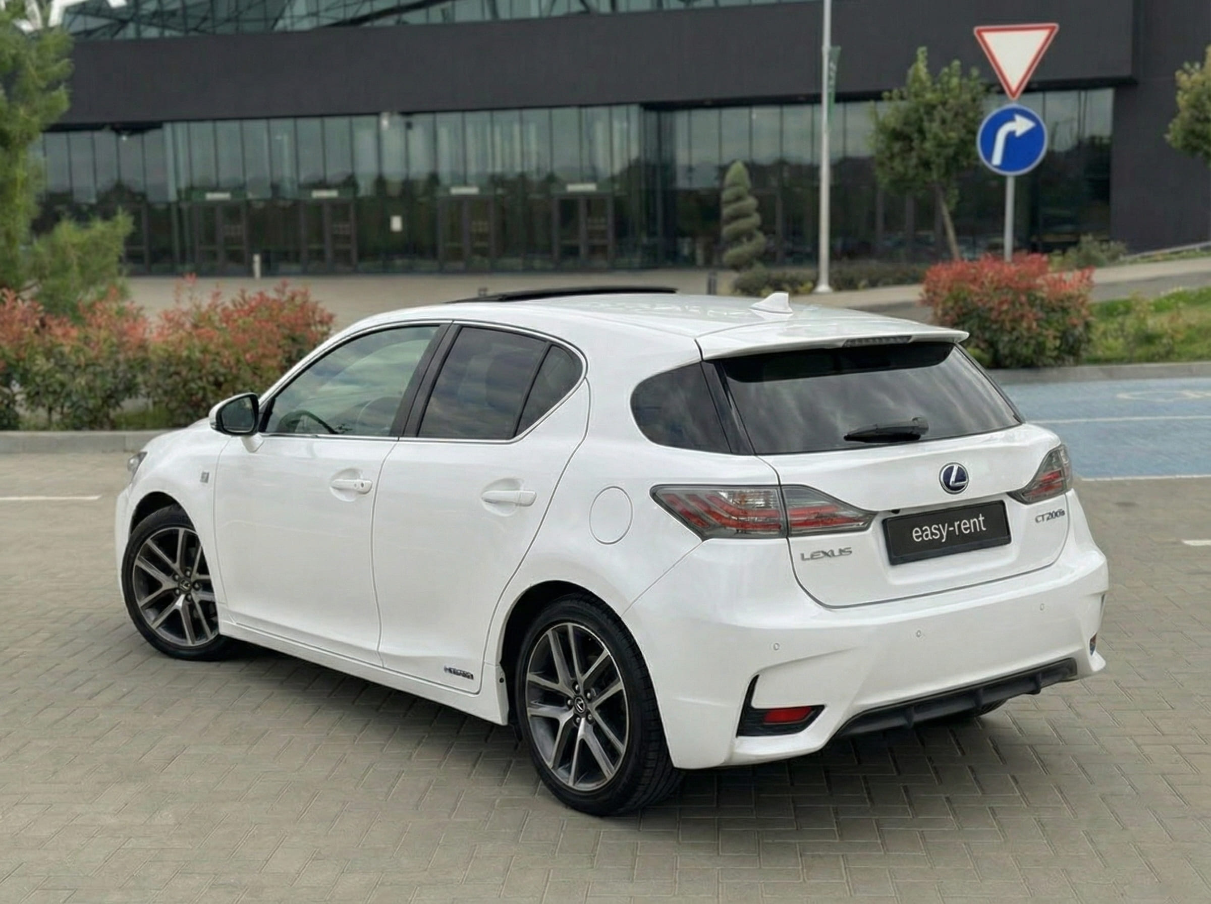 Lexus  CT200h F-Sport 