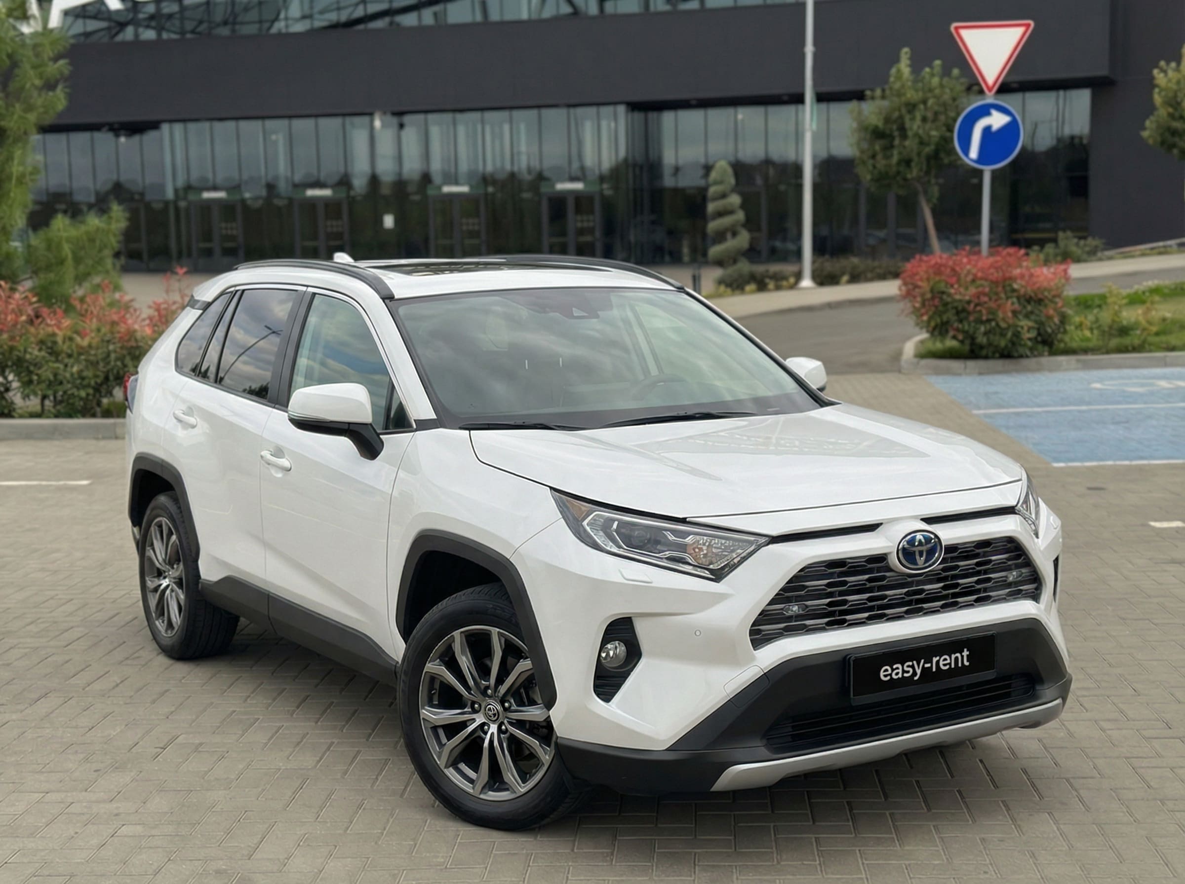 Chirie Toyota Rav4
